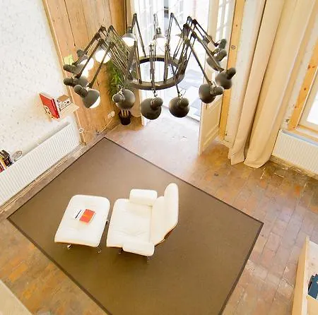 Loft Apartment *